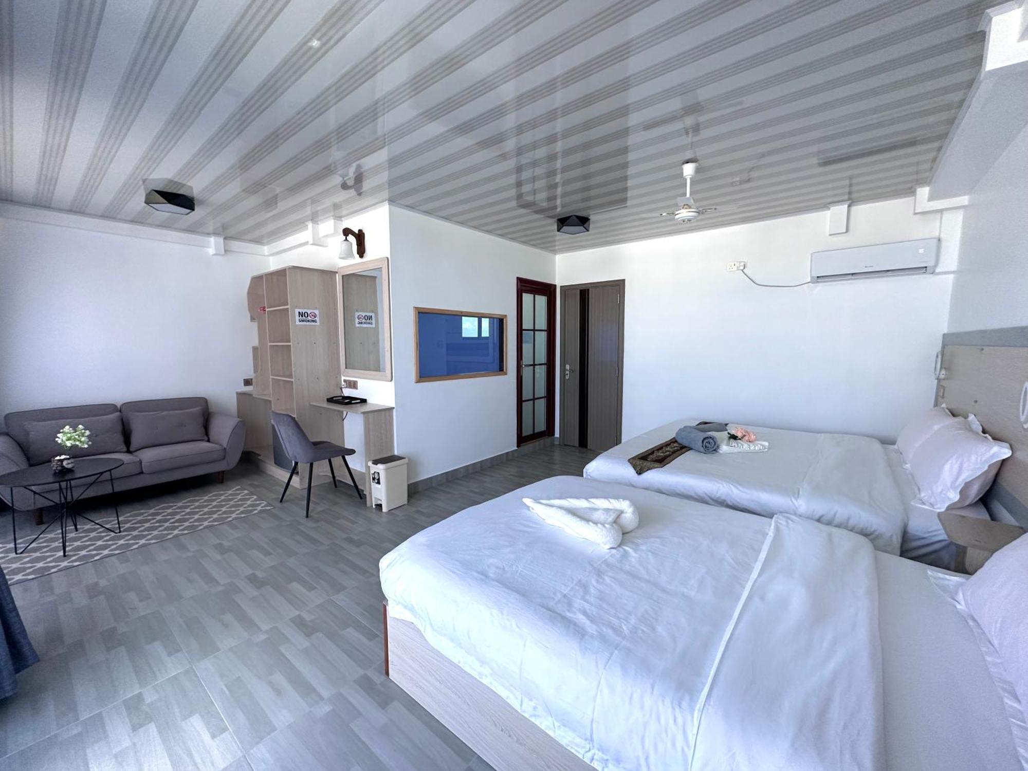 Galaxy Sunrise Sea View Hotel Fulidhoo Exterior foto
