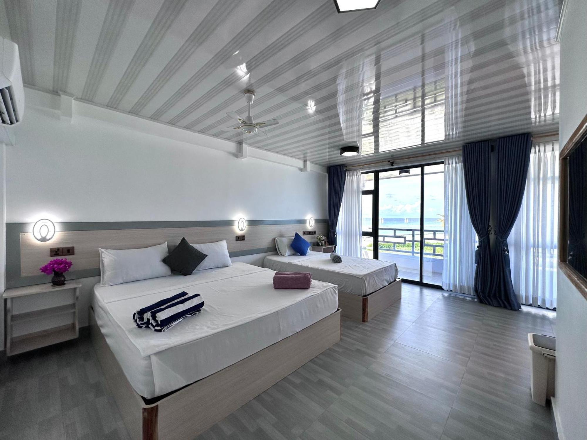 Galaxy Sunrise Sea View Hotel Fulidhoo Exterior foto