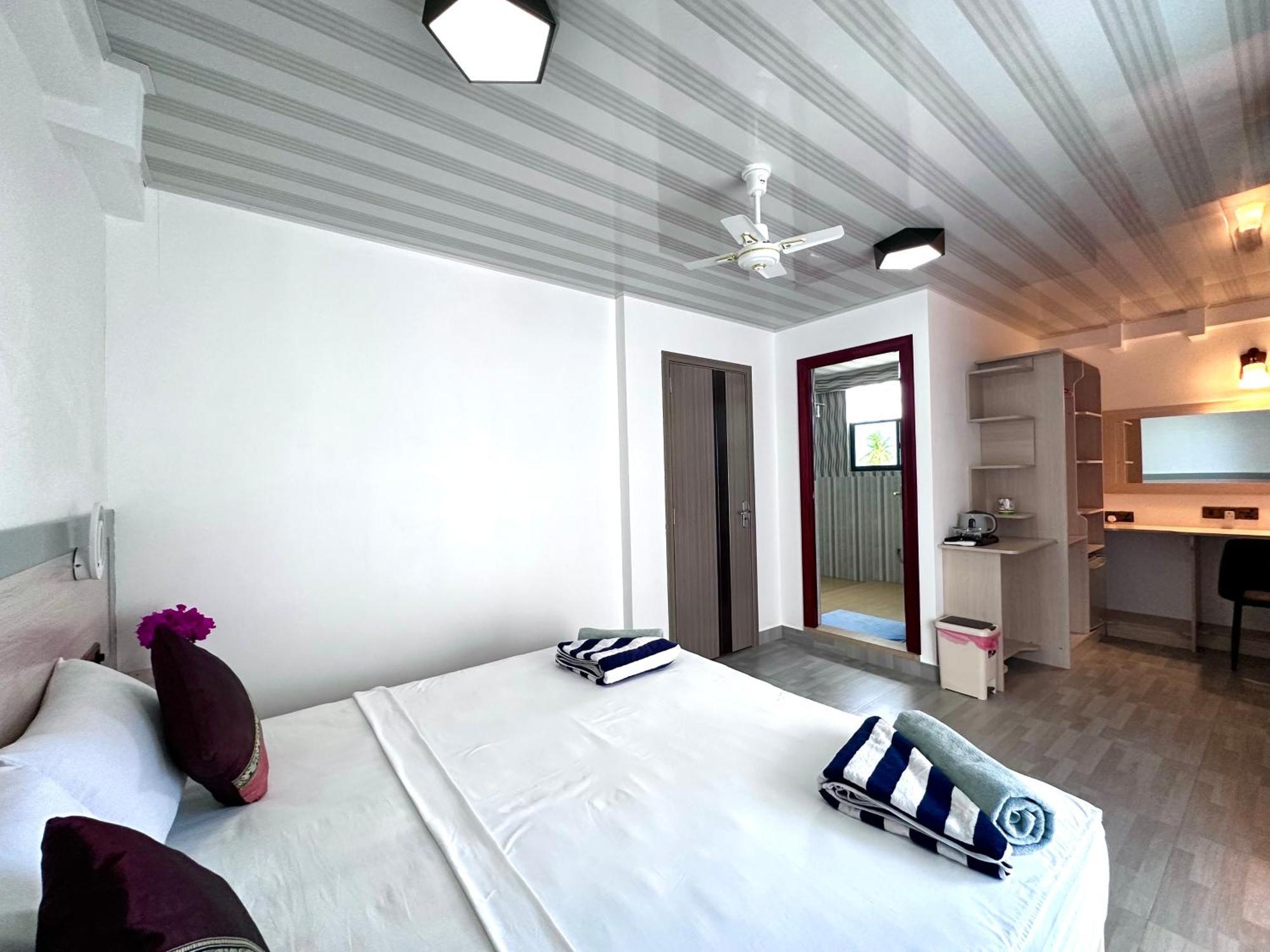 Galaxy Sunrise Sea View Hotel Fulidhoo Exterior foto